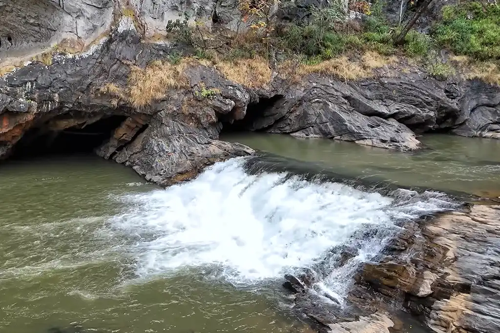 Syntheri Rocks