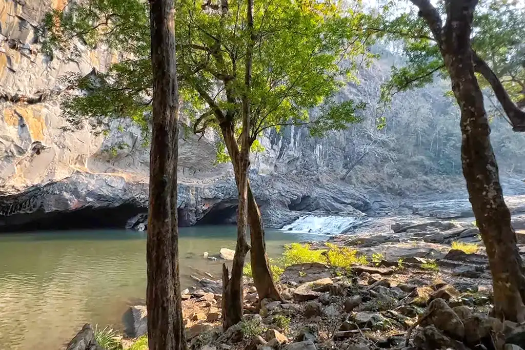 dandeli syntheri rocks